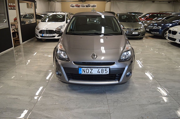 Renault Clio 10 of 19