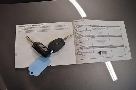Renault Clio 19 of 19