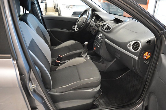 Renault Clio 15 of 18