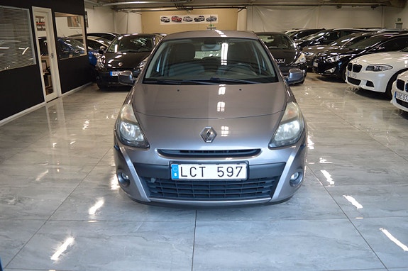 Renault Clio 10 of 18