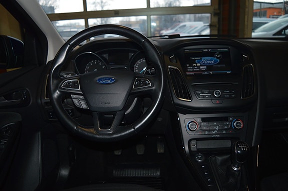 Ford Focus 9 of 21