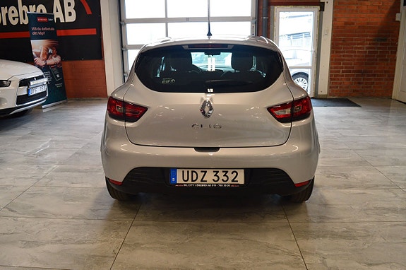 Renault Clio 14 of 21