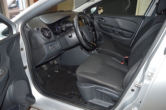 Renault Clio 16 of 21