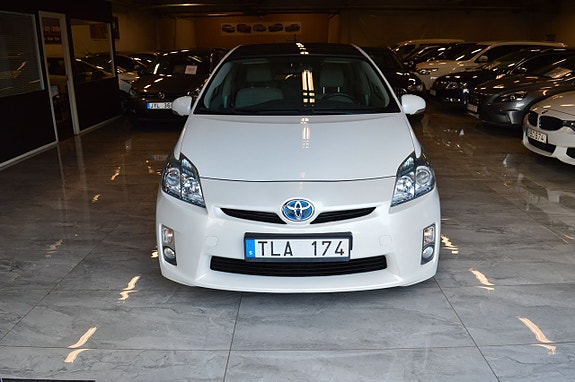 Toyota Prius 12 of 21
