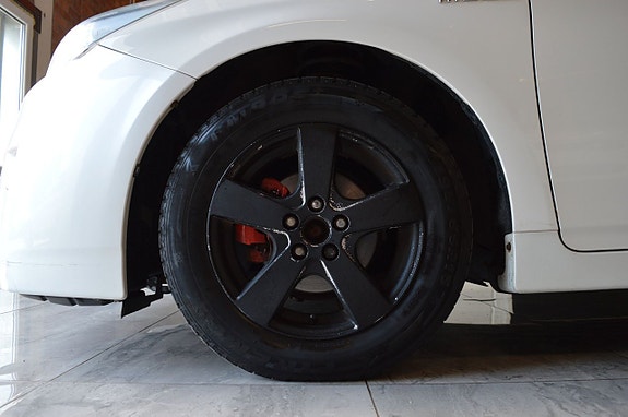 Toyota Prius 7 of 21