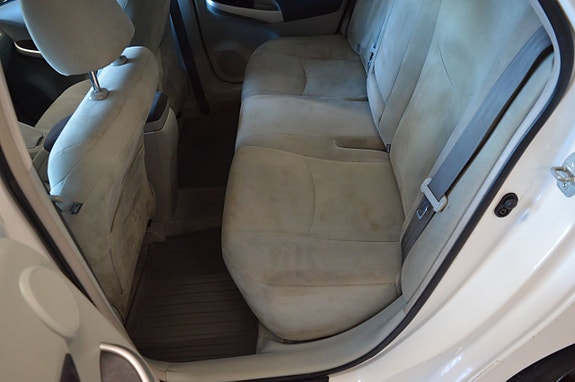 Toyota Prius 19 of 21