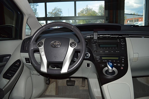 Toyota Prius 11 of 21