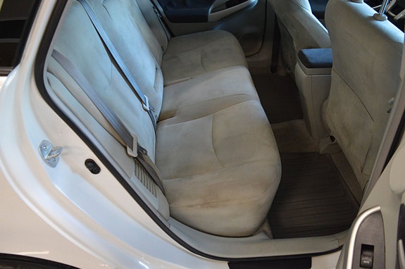 Toyota Prius 18 of 21