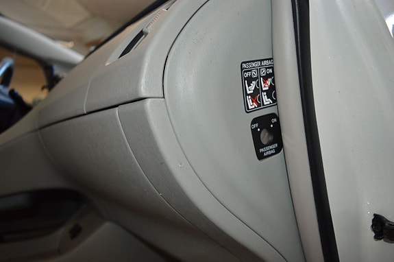 Toyota Prius 9 of 21