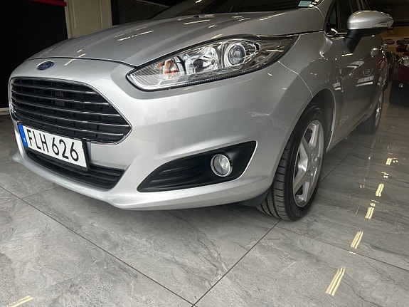 Ford Fiesta 6 of 21