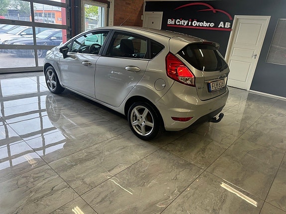 Ford Fiesta 4 of 21