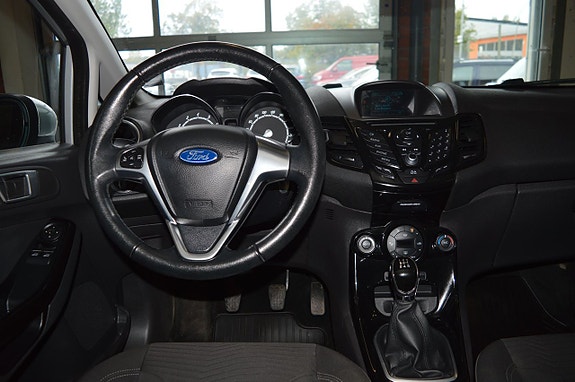 Ford Fiesta 11 of 21