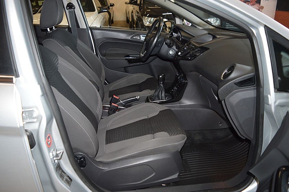 Ford Fiesta 17 of 21