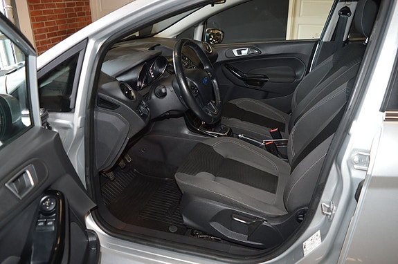Ford Fiesta 16 of 21