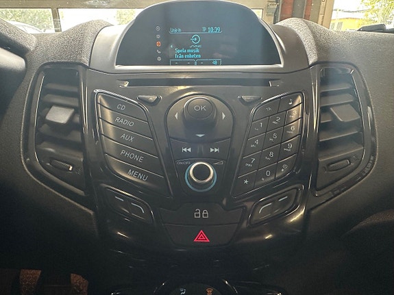 Ford Fiesta 10 of 21