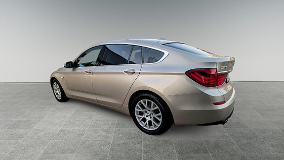 BMW 530d 3 of 5