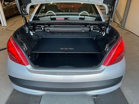 Peugeot 207 CC 22 of 30