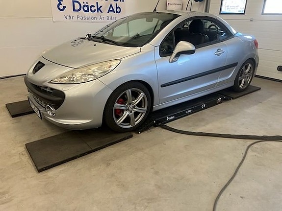 Peugeot 207 CC 26 of 30