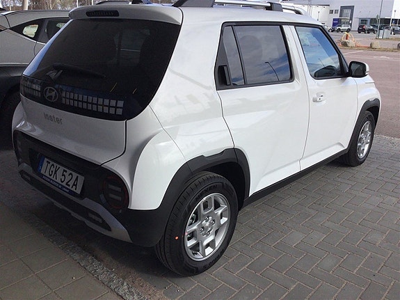 Hyundai Inster 2 of 2