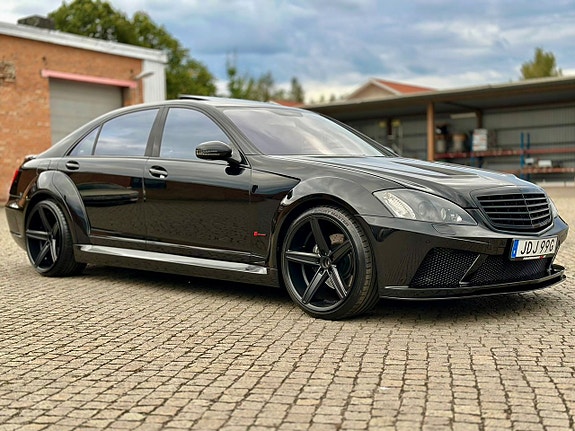 Mercedes-Benz S500 3 of 5
