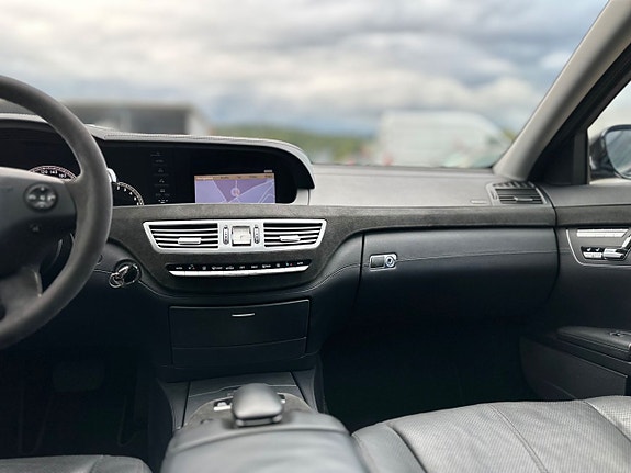 Mercedes-Benz S500 22 of 27