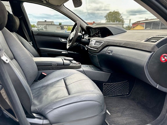 Mercedes-Benz S500 19 of 27