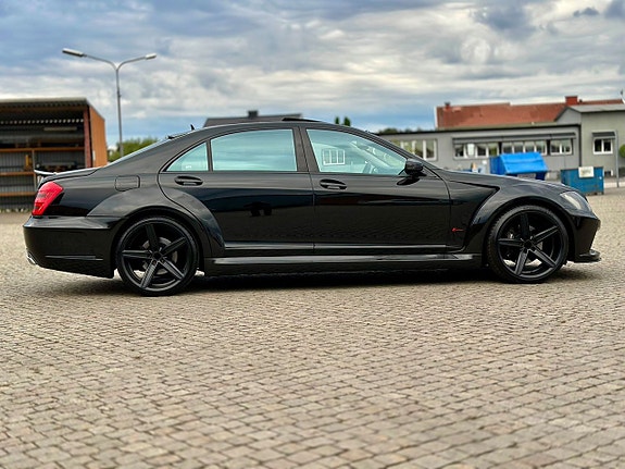 Mercedes-Benz S500 4 of 5