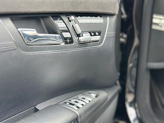 Mercedes-Benz S500 26 of 27