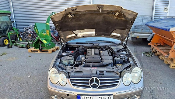 Mercedes-Benz CLK200 15 of 16