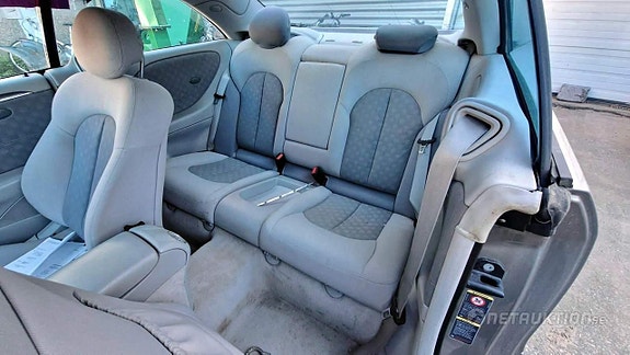 Mercedes-Benz CLK200 11 of 16