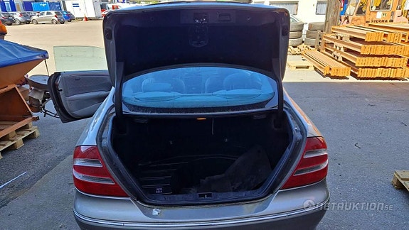 Mercedes-Benz CLK200 6 of 16