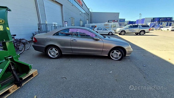 Mercedes-Benz CLK200 4 of 16