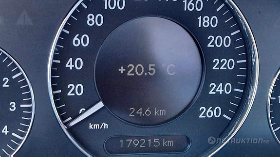 Mercedes-Benz CLK200 13 of 16