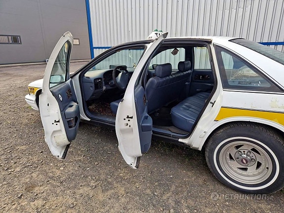 Chevrolet Caprice 10 of 22