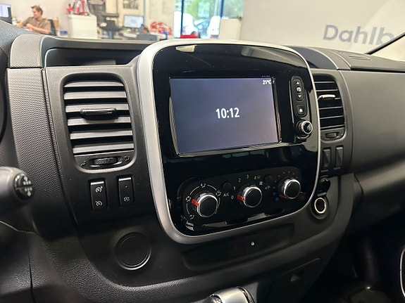 Renault Trafic 8 of 12