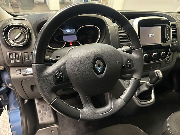 Renault Trafic 7 of 12