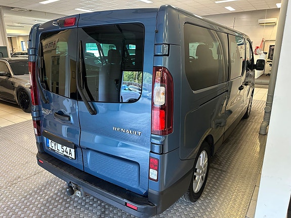 Renault Trafic 4 of 12
