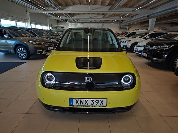 Honda e 2 of 5