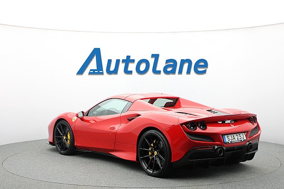 Ferrari F8 Tributo 10 of 30