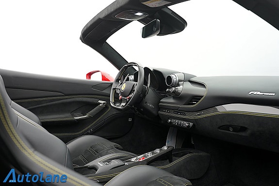 Ferrari F8 Tributo 22 of 30