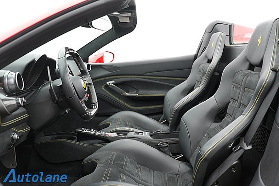 Ferrari F8 Tributo 21 of 30
