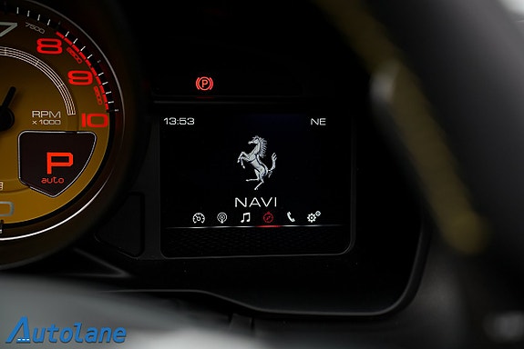 Ferrari F8 Tributo 27 of 30
