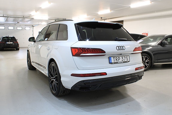 Audi Q7 3 of 5