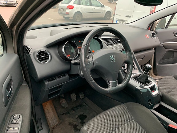 Peugeot 5008 11 of 12
