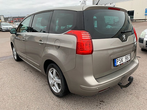 Peugeot 5008 3 of 5