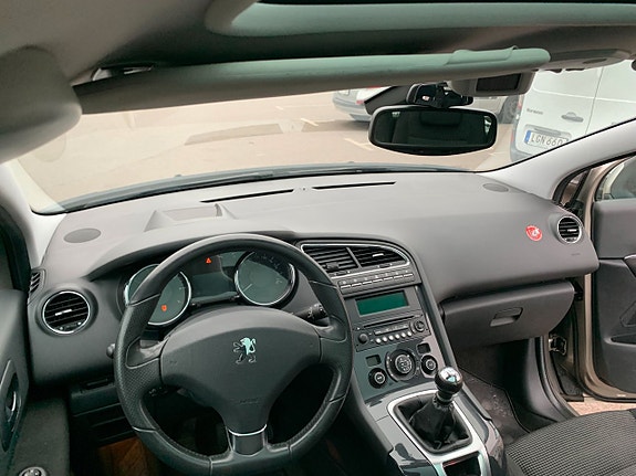 Peugeot 5008 10 of 12