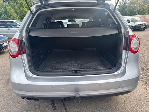 Volkswagen Passat 11 of 12