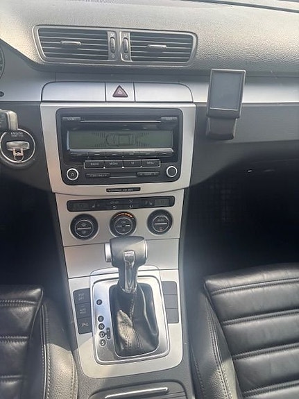 Volkswagen Passat 7 of 12