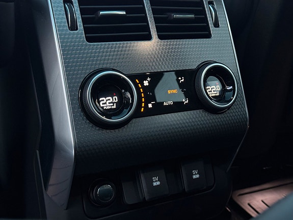 Land Rover Range Rover Sport 23 of 30