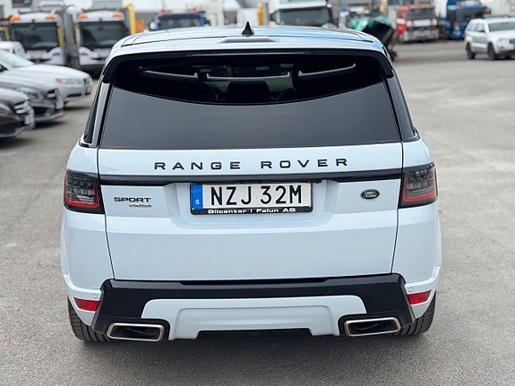 Land Rover Range Rover Sport 27 of 30